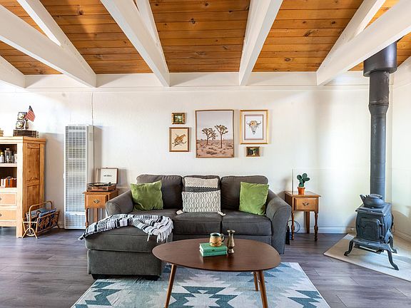 2nd image of 805 Santa Barbara Ave