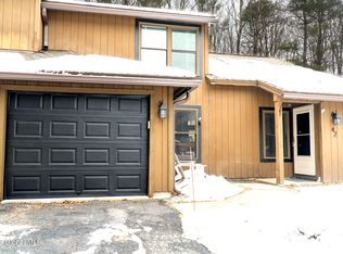 42 Thimbleberry Rd, Malta, NY 12020