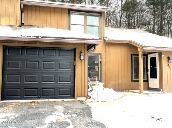 42 Thimbleberry Road, Malta, NY 12020