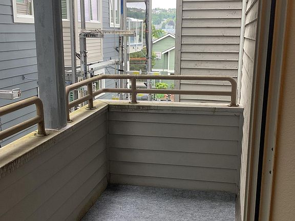 2nd image of 2356 Yale Ave E APT 6