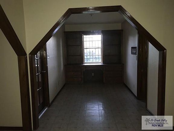 5th image of 254 Azucena Ave