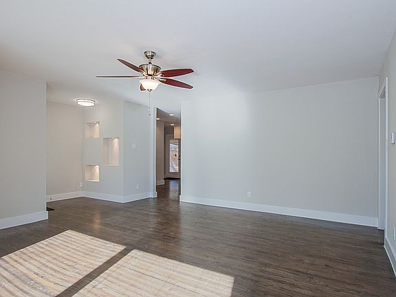 4th image of 9022 Livenshire Dr