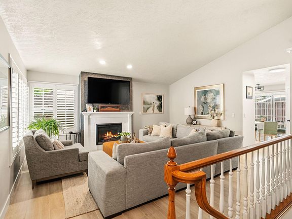 4th image of 845 N Valley View Dr APT 701