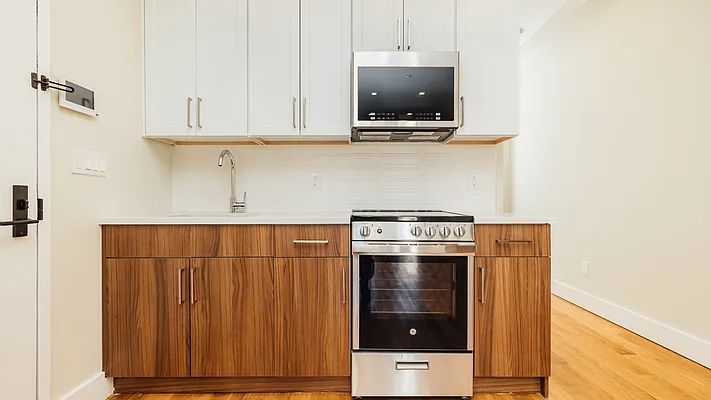 Rented by Nooklyn NYC LLC | media 9