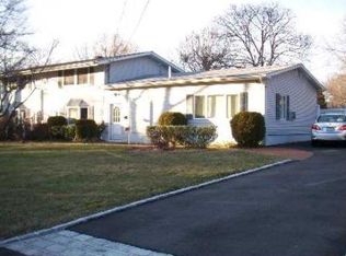 1 Lodge Ln, East Setauket, NY 11733