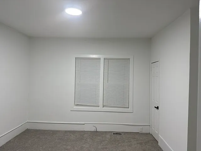 805 Libby St W — Photo 9