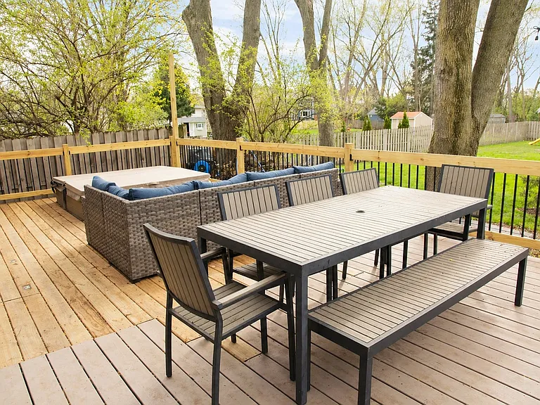 2S316 Arrowhead Dr — Photo 46