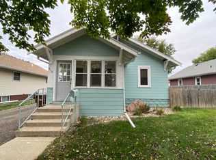 916 E 6th Ave, Mitchell, SD 57301