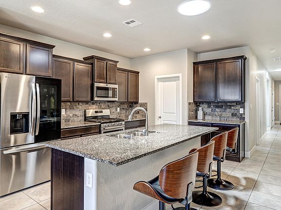 3rd image of 7713 Majesty Ct