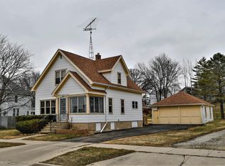 278 West St, Juneau, WI 53039