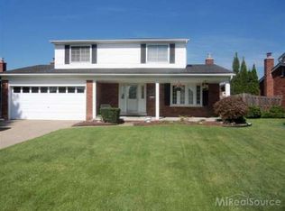 35845 Electra Dr, Sterling Heights, MI 48312