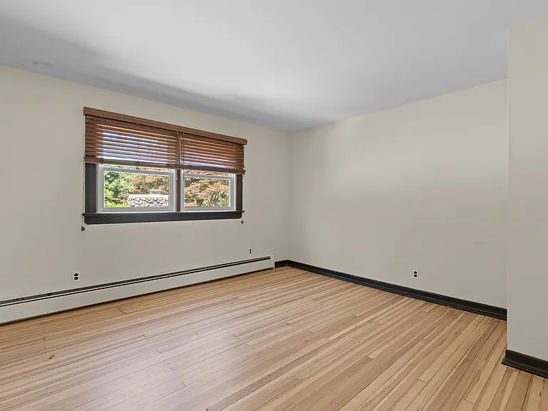 8 Crosby Ln — Photo 8