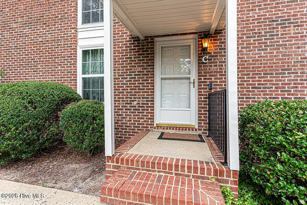 2 bed, 2.0 bath, 1621 sqft, $1,950 — Photo 2