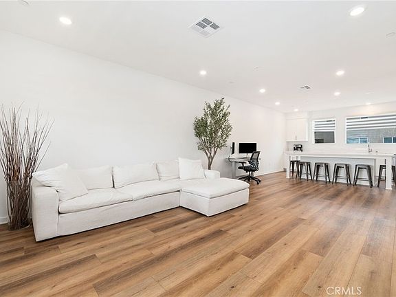 4th image of 7128 Viceroy Way