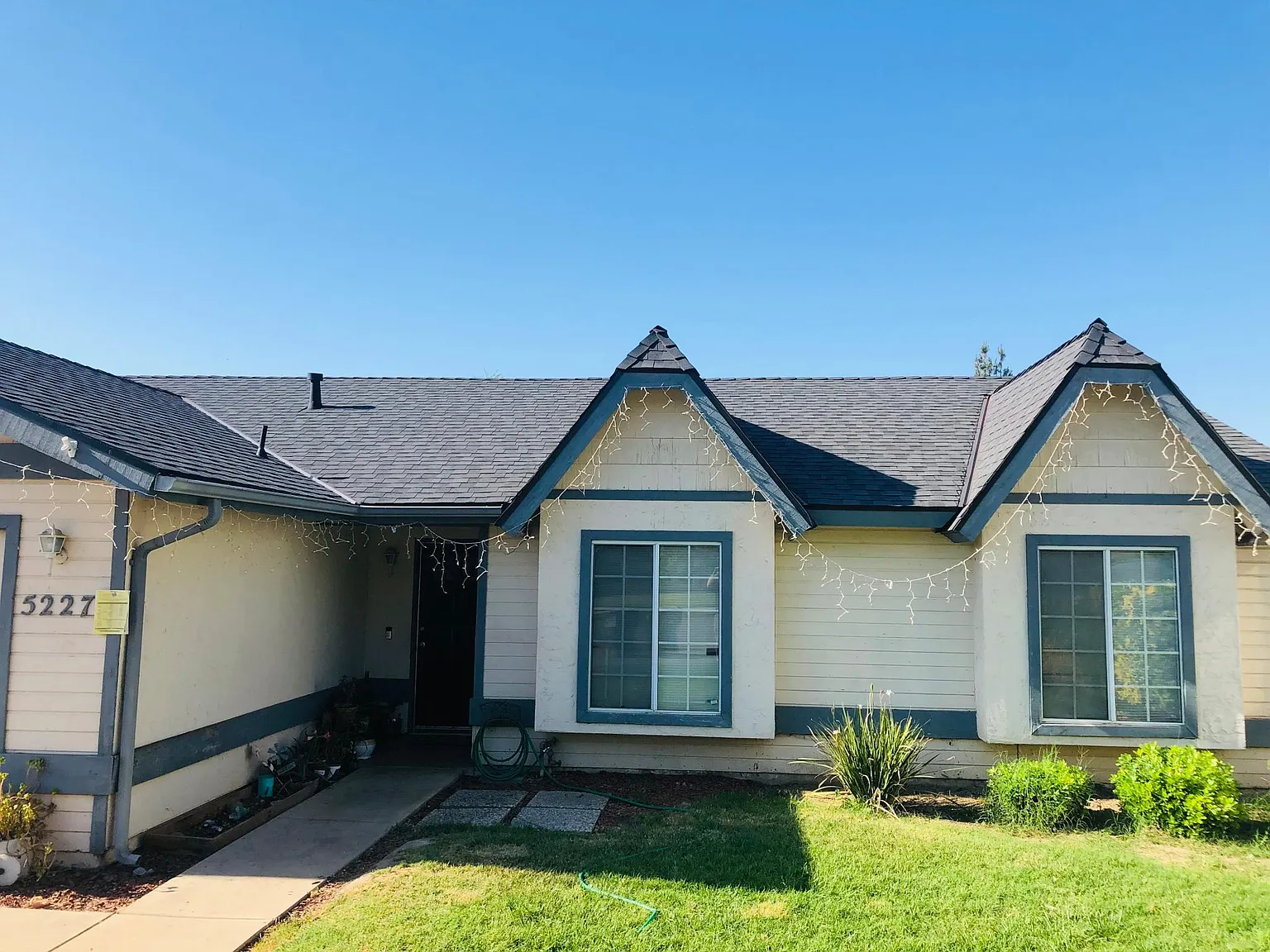 5227 W Howard Ct — Photo 2