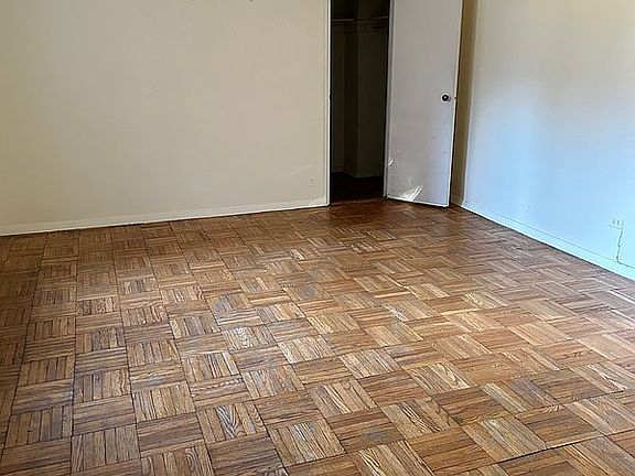 4th image of 2711 Henry Hudson Pkwy W APT 2E