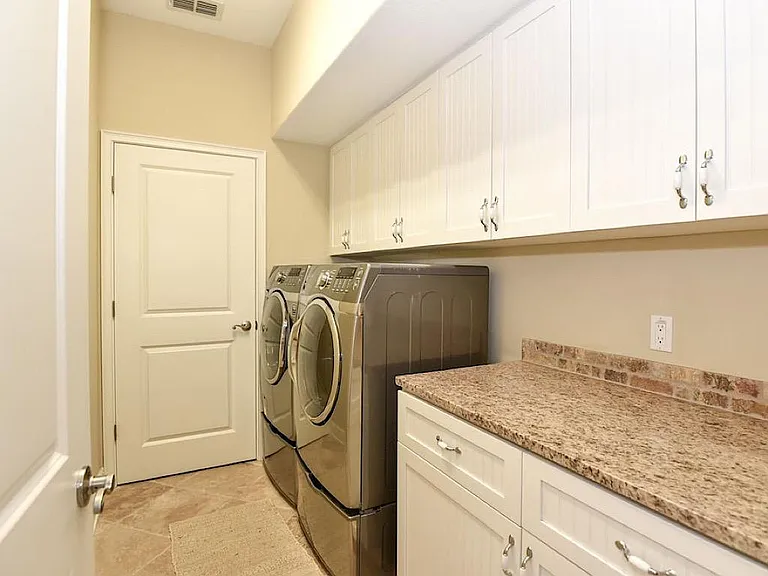 1206 Hill St — Photo 26