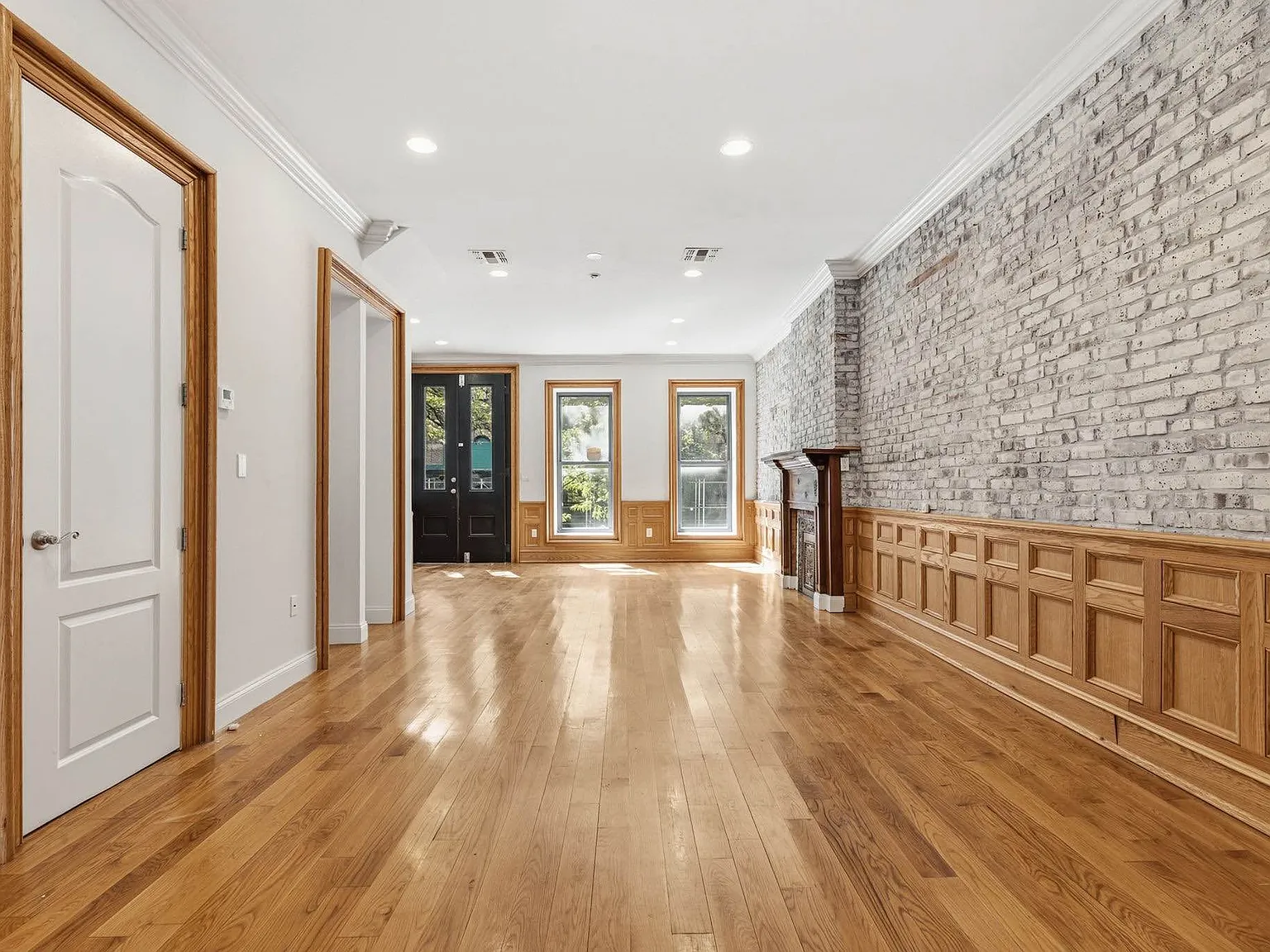 585 Putnam Avenue — Photo 3