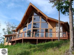 3481 Ceylon Dr, Onekama, MI 49675