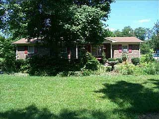 2nd image of 228 Bayberry Dr