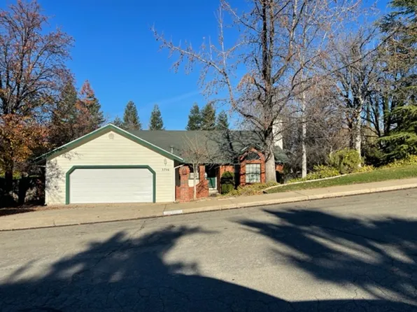 3706 Mount Ashland Ave, Redding, CA 96001