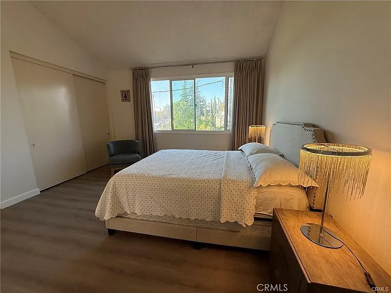 415 W Duarte Rd — Photo 12