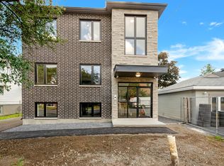 206 Alfred St #3, Ottawa, ON K1L6W4