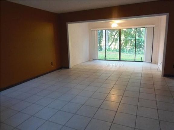 3rd image of 643 Woodridge Dr