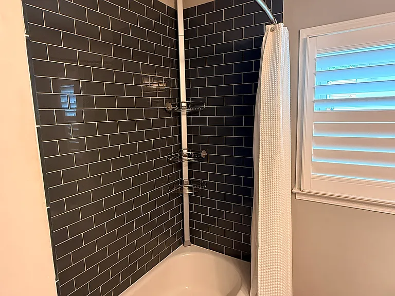 466 Manor Rd — Photo 10