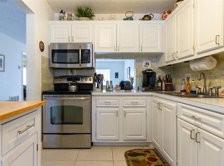 329 Lake Dora Dr #329, West Palm Beach, FL 33411