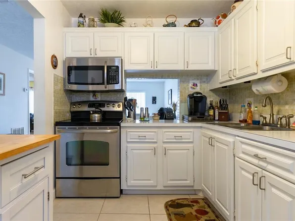 329 Lake Dora Drive #329, Royal Palm Beach, FL 33411