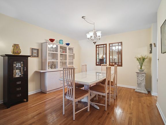 5th image of 210 Charles Pl Unit 210