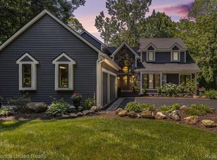 44555 Chedworth Ct, Northville, MI 48167