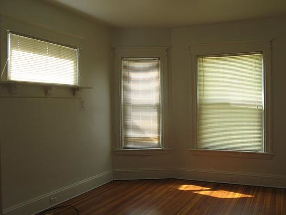 4th image of 134 Linden St