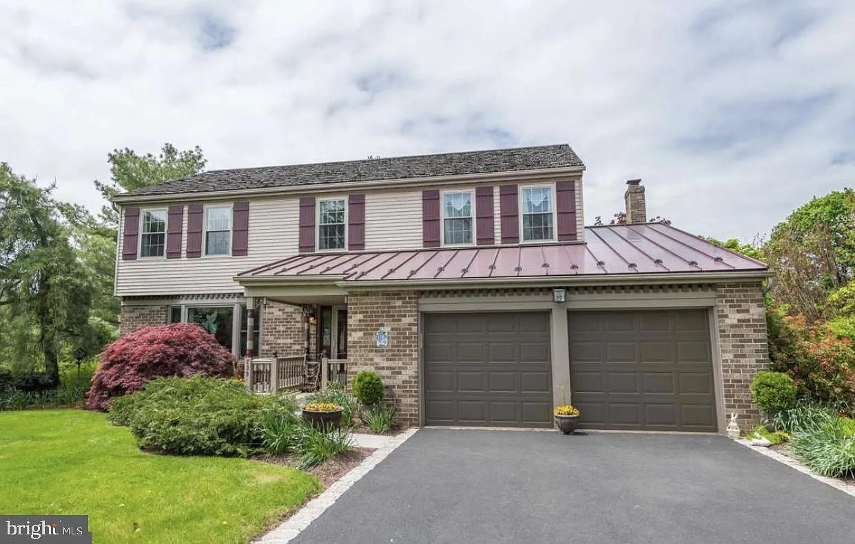 4 bed, 2.5 bath, 3305 sqft, $3,500 — Photo 1