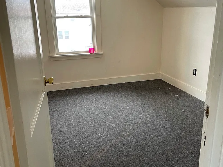 342 Dartmouth Ave — Photo 10