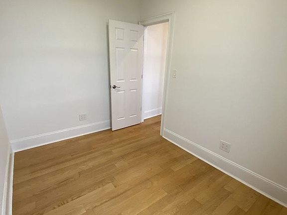 3rd image of 54 Maujer St APT 16
