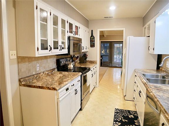 2nd image of 332 Hideaway Ln E