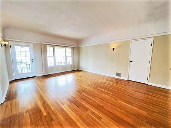 3rd image of 129 W Mason St APT 3