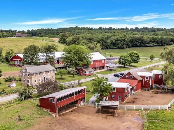 7483 Bausch Rd, New Tripoli, PA 18066