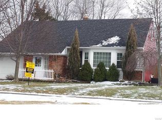 353 Sunrise Blvd, Williamsville, NY 14221