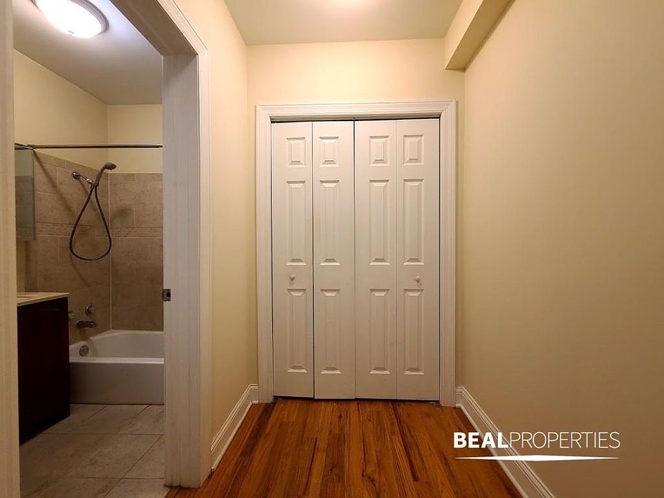 1st image of 203-1347 N Dearborn Pkwy #203