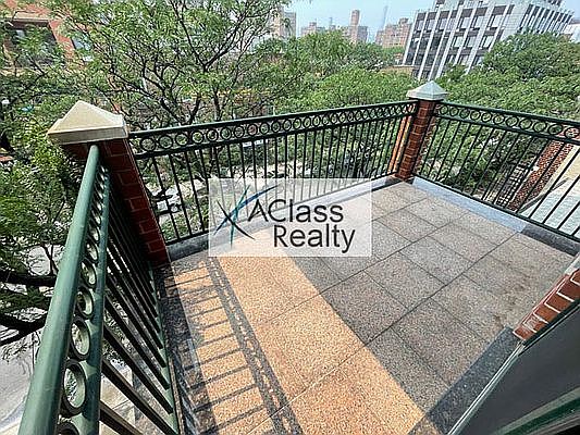 1st image of 2317 Broadway