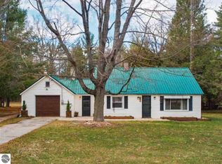 5096 W 16th Rd, Mesick, MI 49668