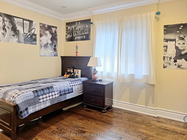 378 Douglas Ave — Photo 17