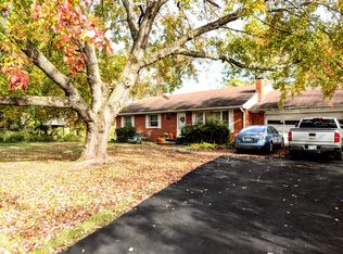 3813 Chantilly Rd, Chantilly, VA 20151