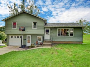 102 S Oak St, Anamosa, IA 52205