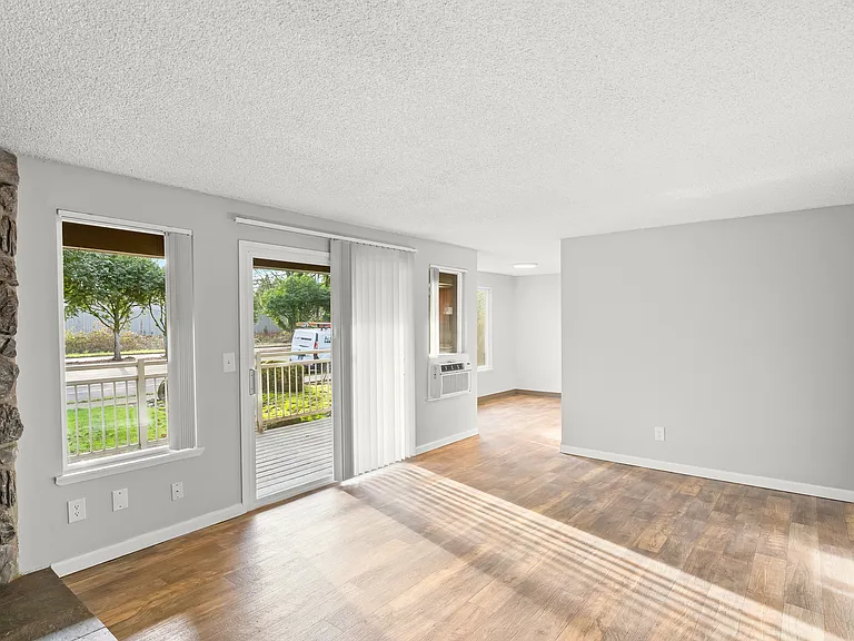 Cascade Park Apartments — Photo 18