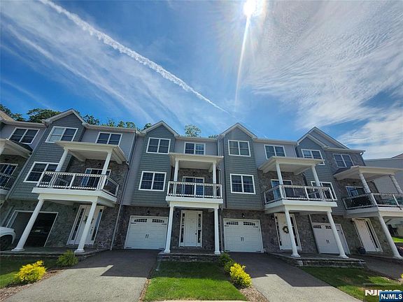 5th image of 65 Halina Ln