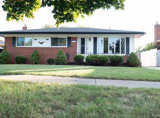 30034 Lisch St, Gibraltar, MI 48173
